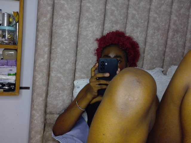 Creny live cam on BongaCams