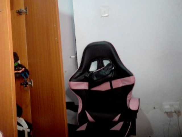 Creny live cam on BongaCams