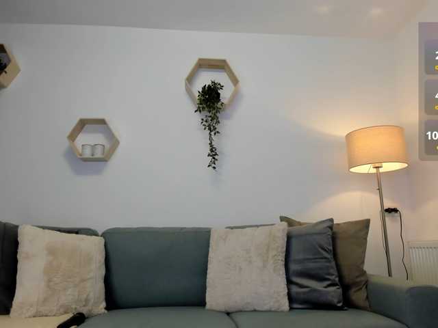 Naila18 live cam