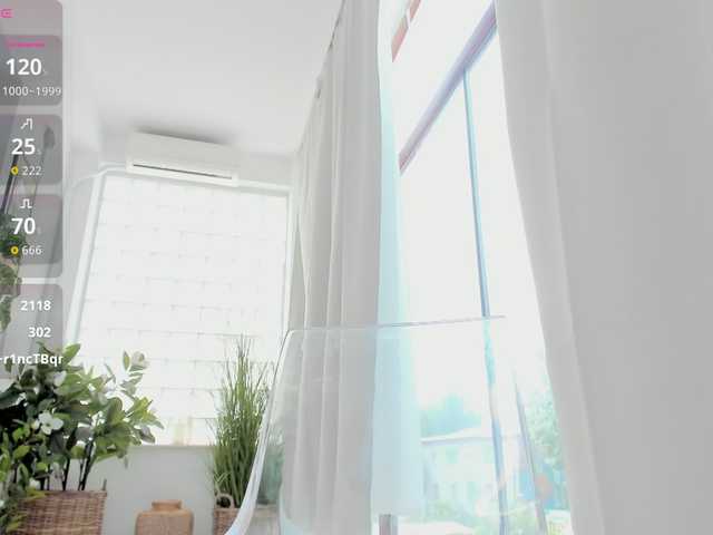 naila18 live cam preview