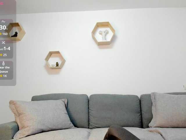 naila18 live cam preview