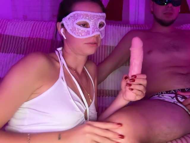 Strelitzia live cam on BongaCams