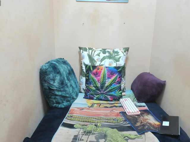 CHERRYTEAZER live cam preview