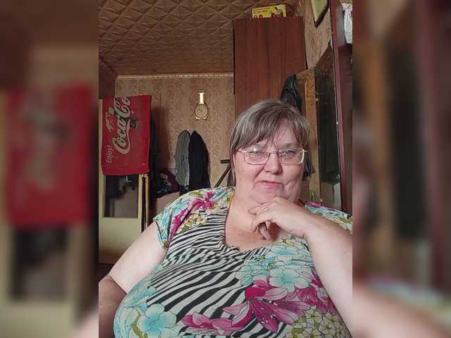 Olga47 — live female cam