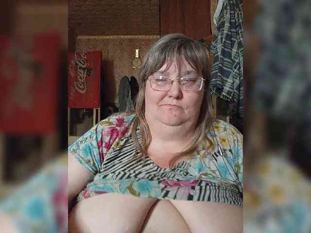 Olga47 webcam