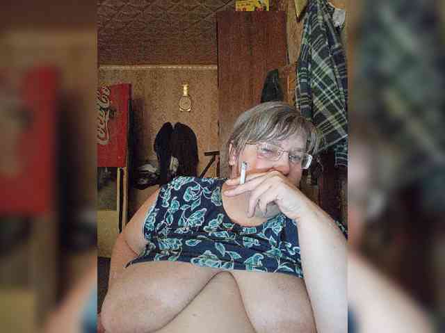 Olga47 webcam