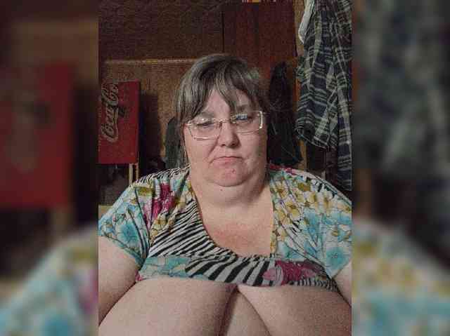Olga47 webcam