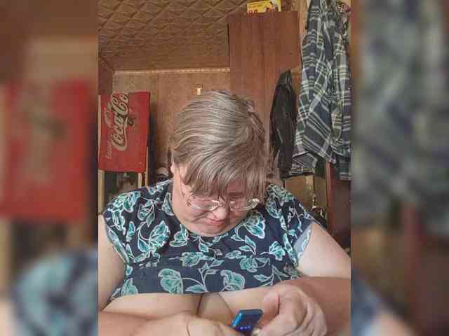 Olga47 webcam