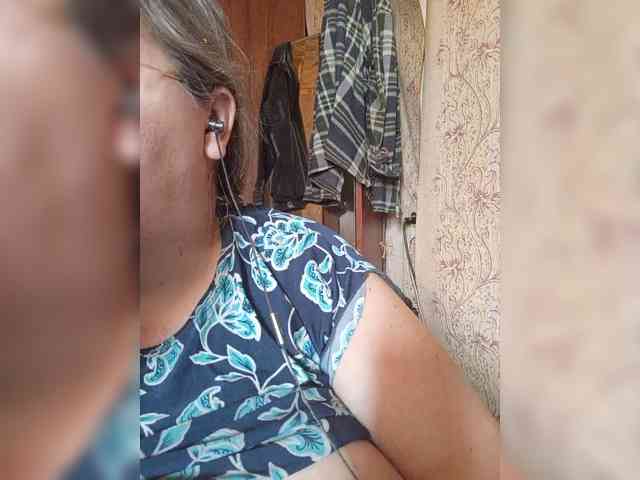 Olga47 webcam