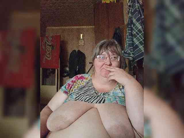 Olga47 webcam