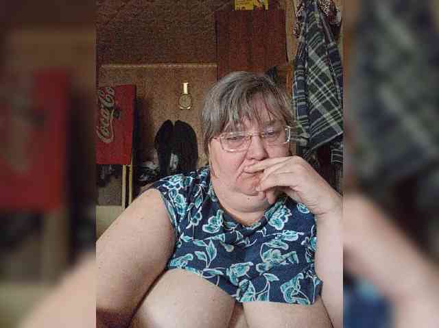 Olga47 webcam