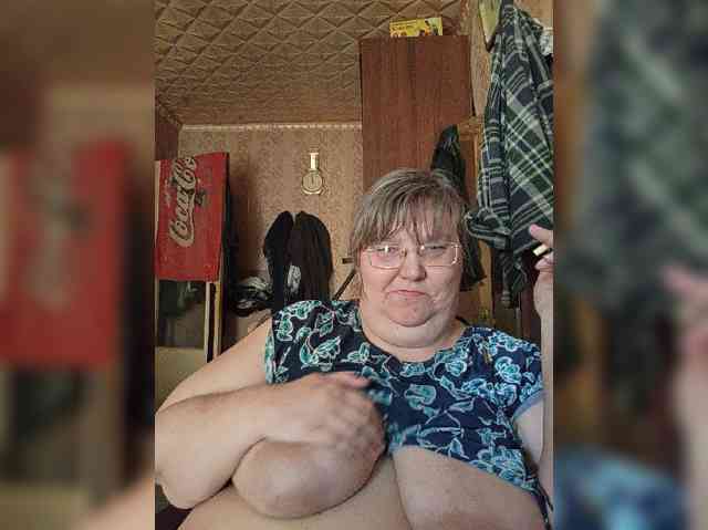 Olga47 webcam