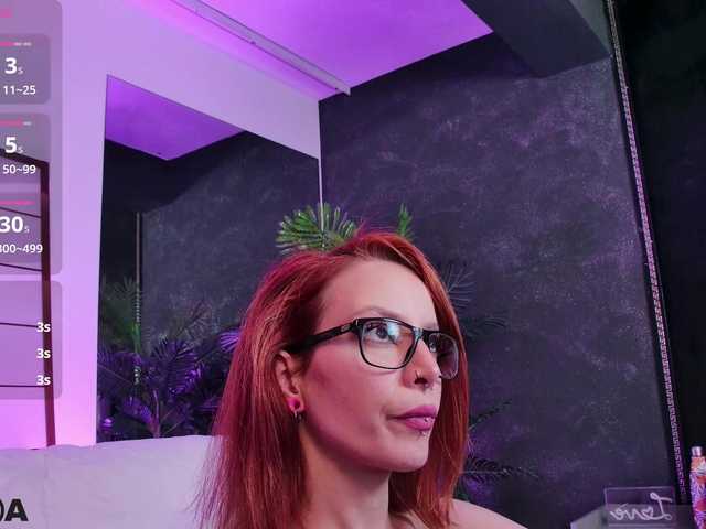 IslaReign live cam on BongaCams