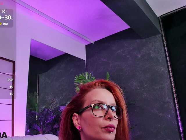 IslaReign live cam on BongaCams