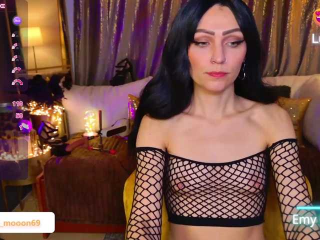 EmyMooon live cam on BongaCams