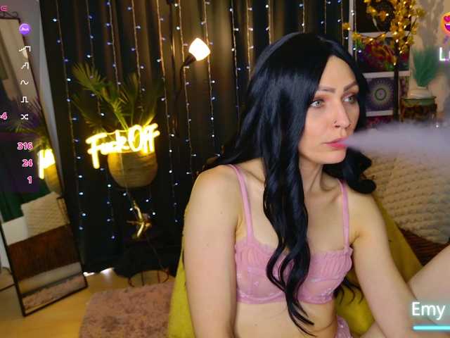 EmyMooon live cam on BongaCams