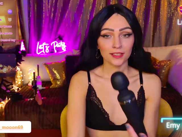 EmyMooon live cam on BongaCams