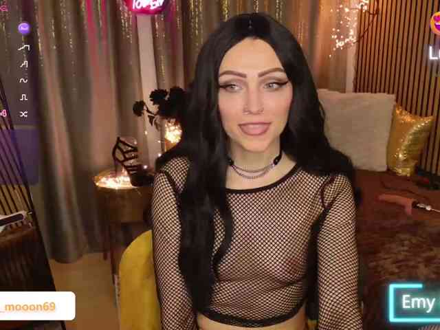EmyMooon webcam