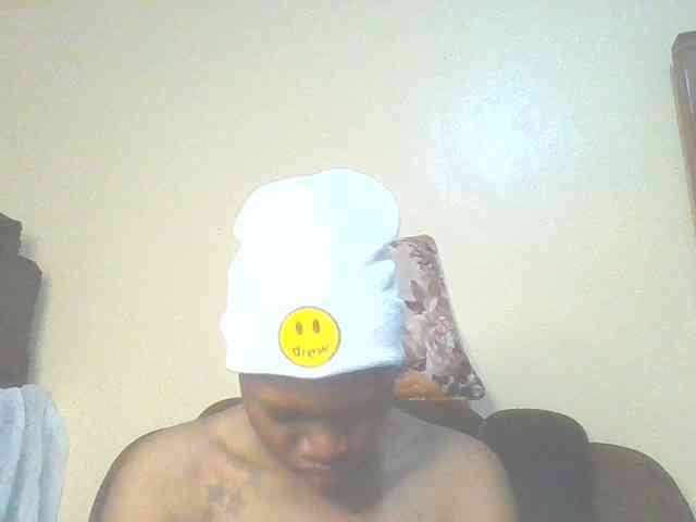 Hottiebony webcam