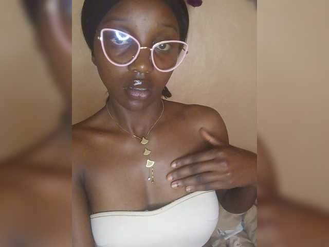 Amorbaby live cam on BongaCams