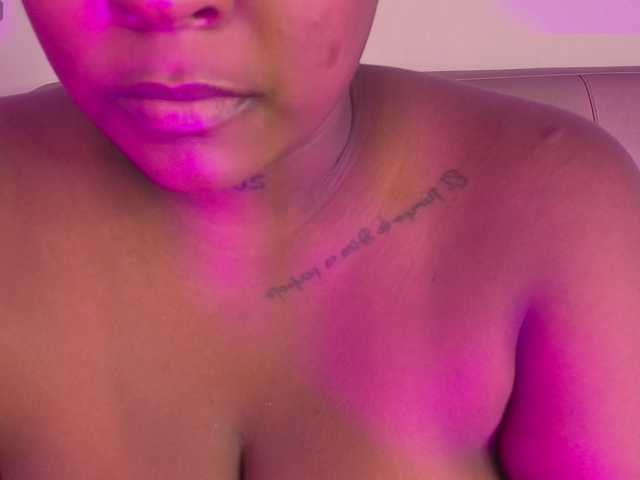 MegaCollins live cam on BongaCams