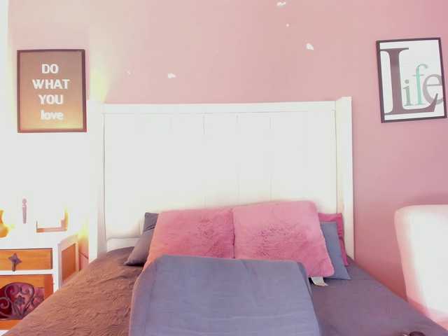 Alice-Leyton live cam on BongaCams