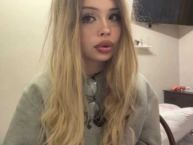 miacusy live cam on BongaCams