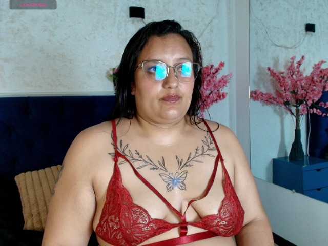 MiaIsabellee