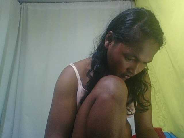 AZURAHRK webcam bongacams model stream image