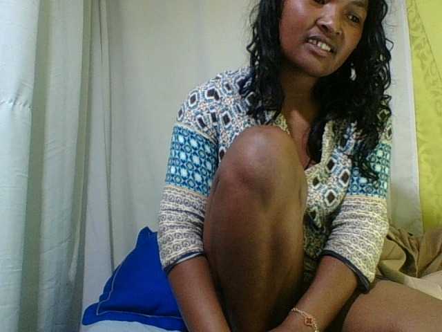 AZURAHRK live cam preview