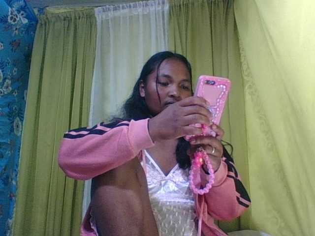 AZURAHRK live cam on BongaCams