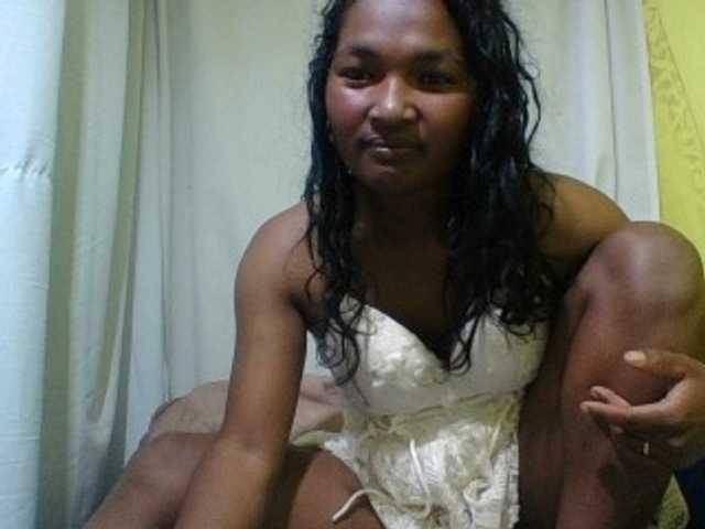 AZURAHRK live cam preview