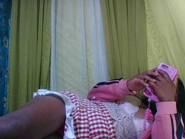 AZURAHRK live cam on BongaCams