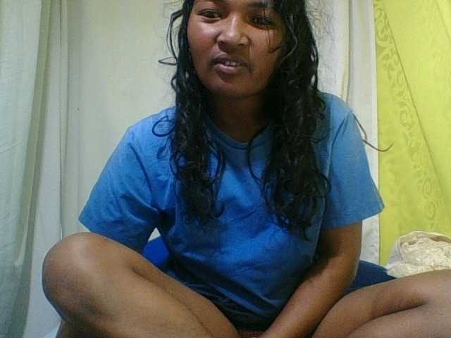AZURAHRK live cam preview
