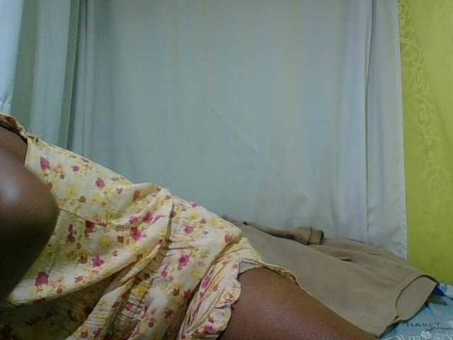 AZURAHRK live cam preview