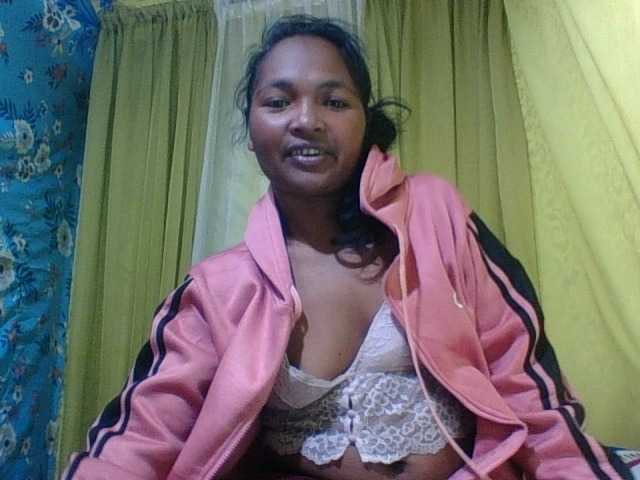 AZURAHRK live cam on BongaCams