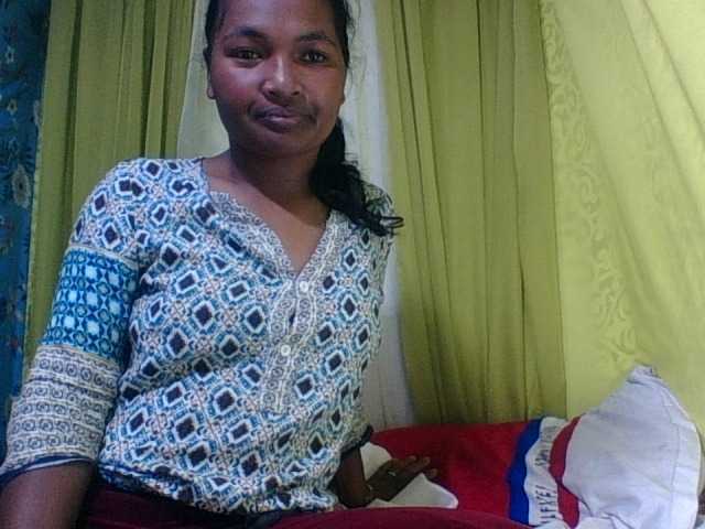 AZURAHRK live cam on BongaCams