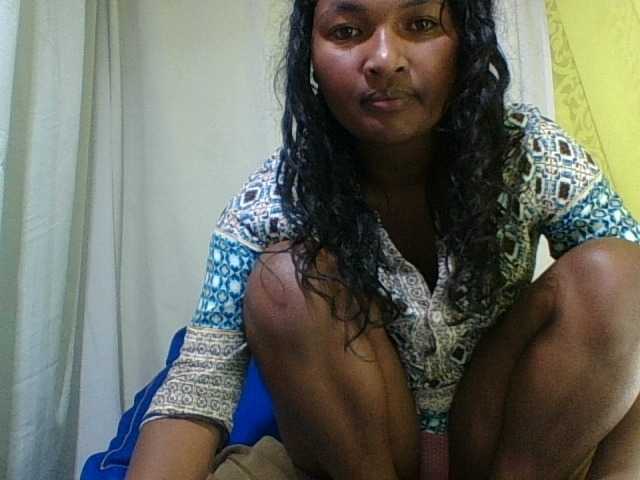 AZURAHRK live cam preview