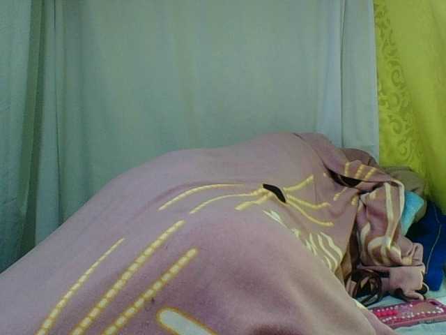 AZURAHRK live cam preview
