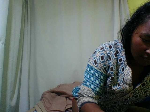 AZURAHRK live cam preview