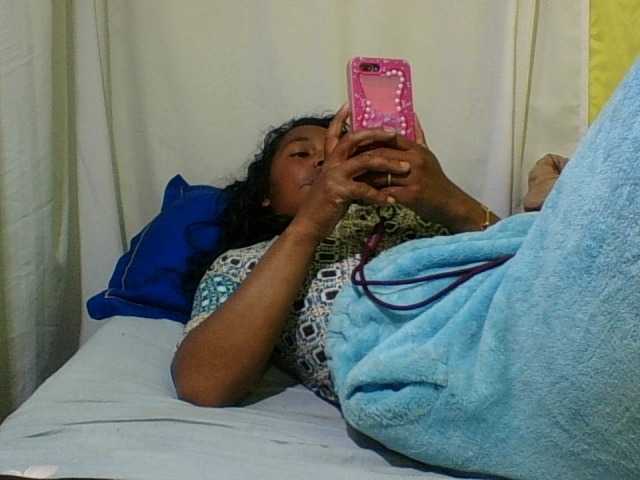 AZURAHRK live cam preview
