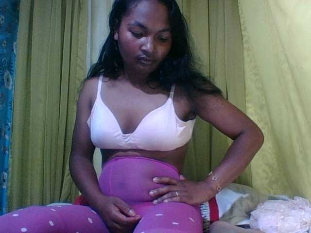 AZURAHRK live cam on BongaCams