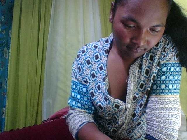 AZURAHRK live cam on BongaCams