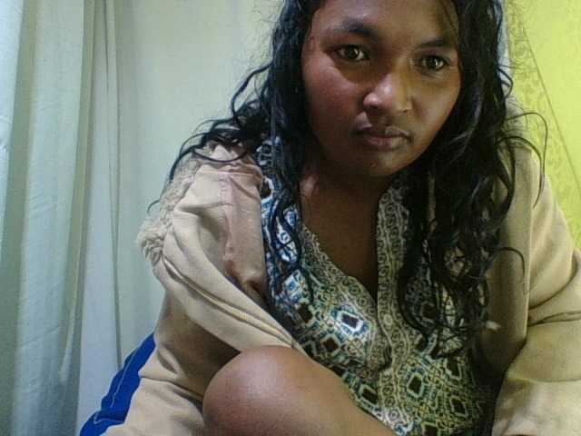 AZURAHRK live cam preview