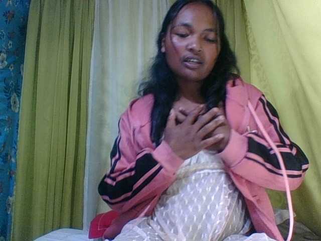 AZURAHRK live cam on BongaCams