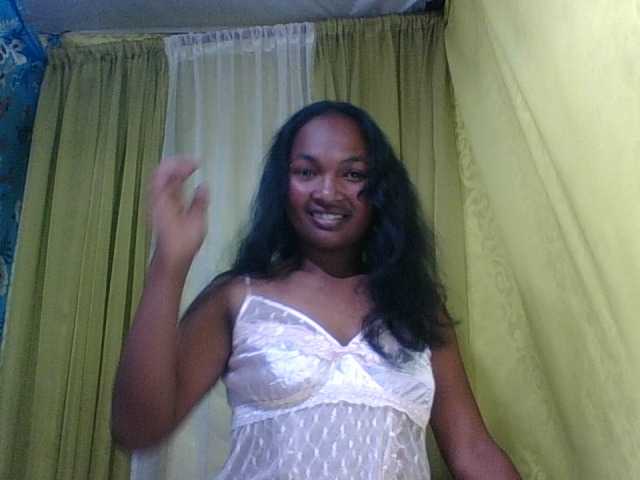 AZURAHRK live cam preview