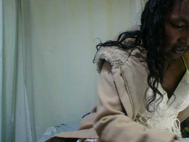 AZURAHRK live cam preview