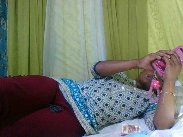 AZURAHRK live cam on BongaCams