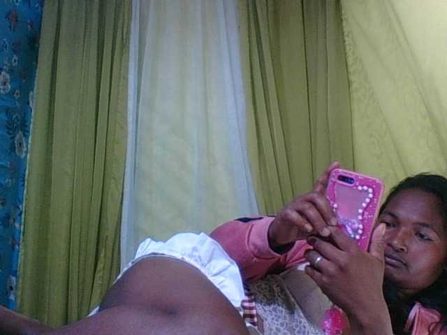 AZURAHRK live cam on BongaCams