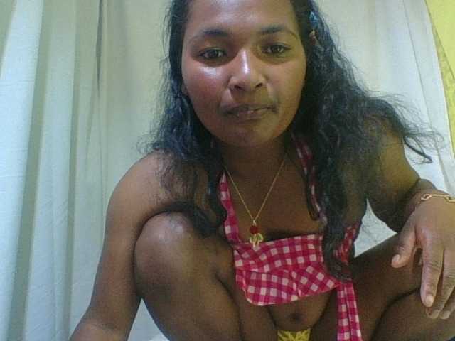 AZURAHRK webcam bongacams model stream image